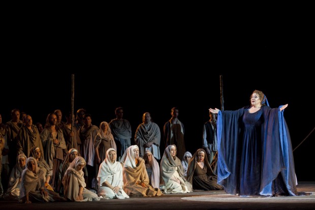 caracalla_norma_scena__assieme